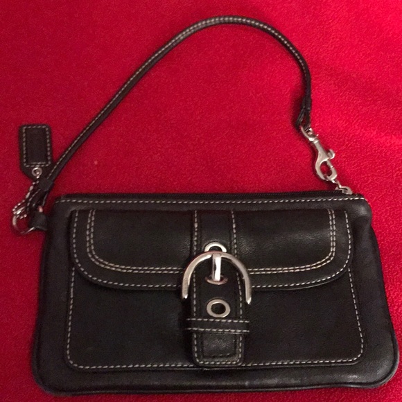Coach black leather wristlet - Picture 1 of 3
